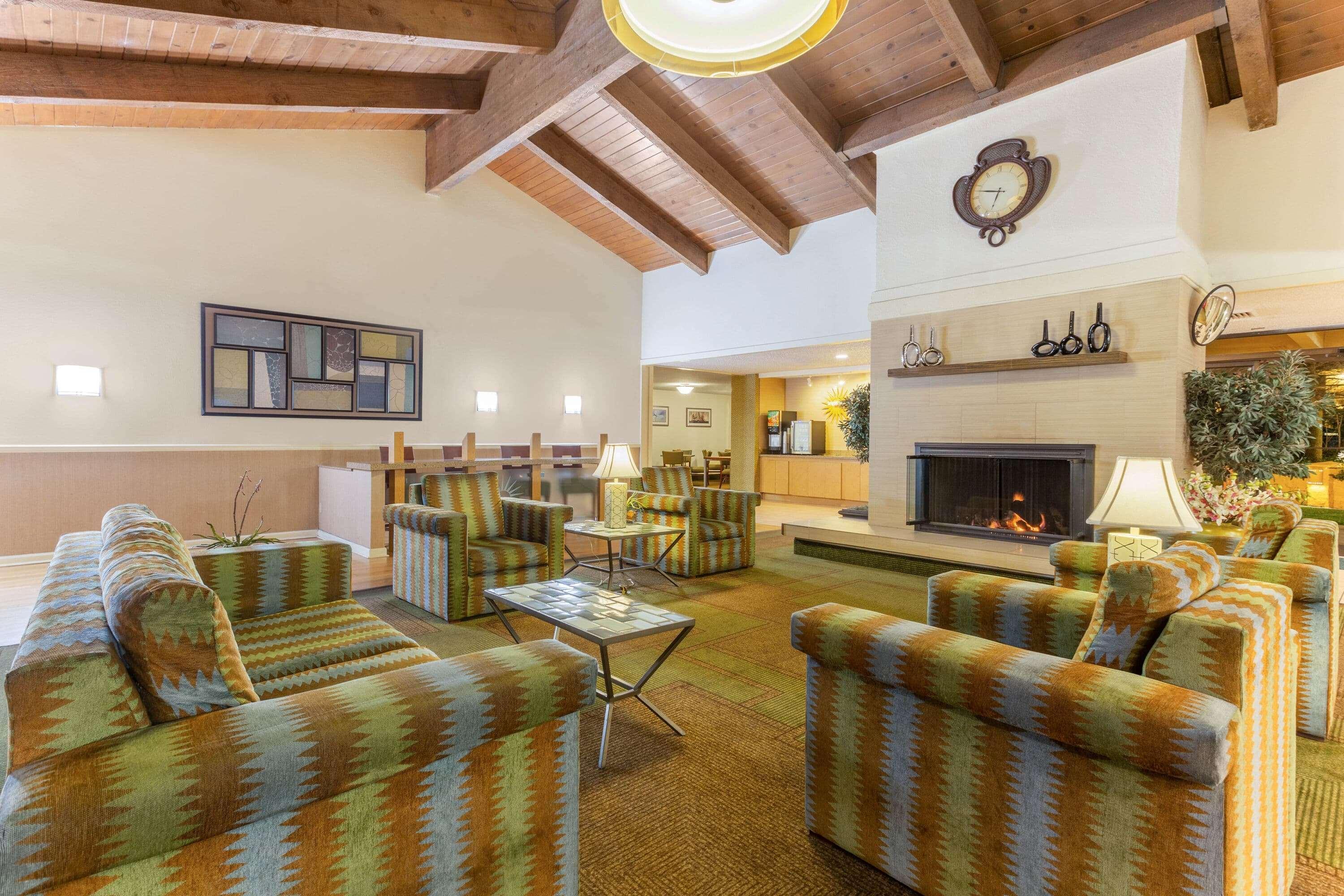 La Quinta By Wyndham Redding Hotel Exterior photo