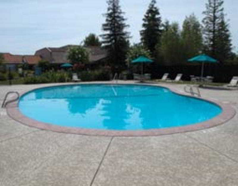 La Quinta By Wyndham Redding Hotel Facilities photo